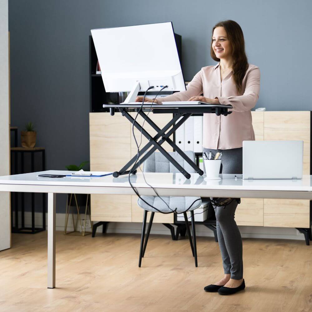 How to Create a Two-Laptop Setup (Macbook + Windows) - A table (Height adjustable)